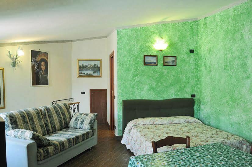 Michela Rooms Riomaggiore Exteriör bild